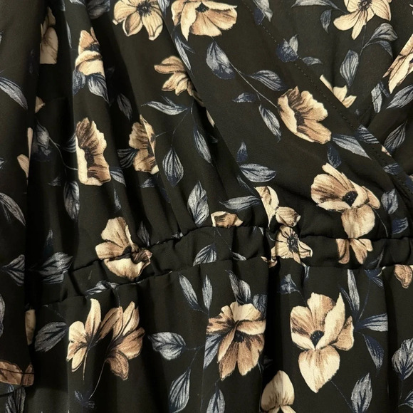 Torrid Lily Babydoll Georgette Surplice Blouse  Womens Size 1 Floral - Picture 8 of 11